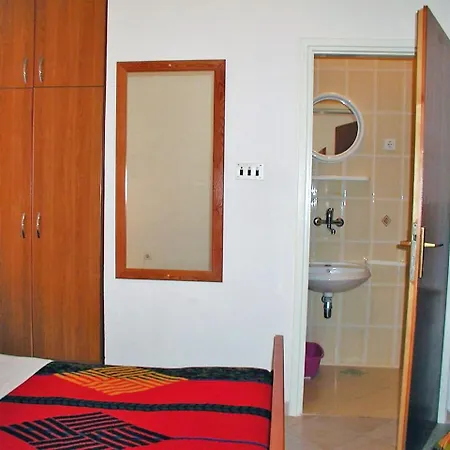 Zdenko-6 By Interhome * Kali